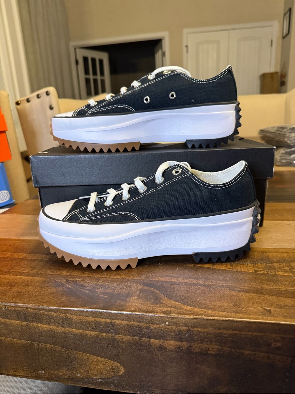 Converse Run Star Hike Platform Canvas Low Top Shoes